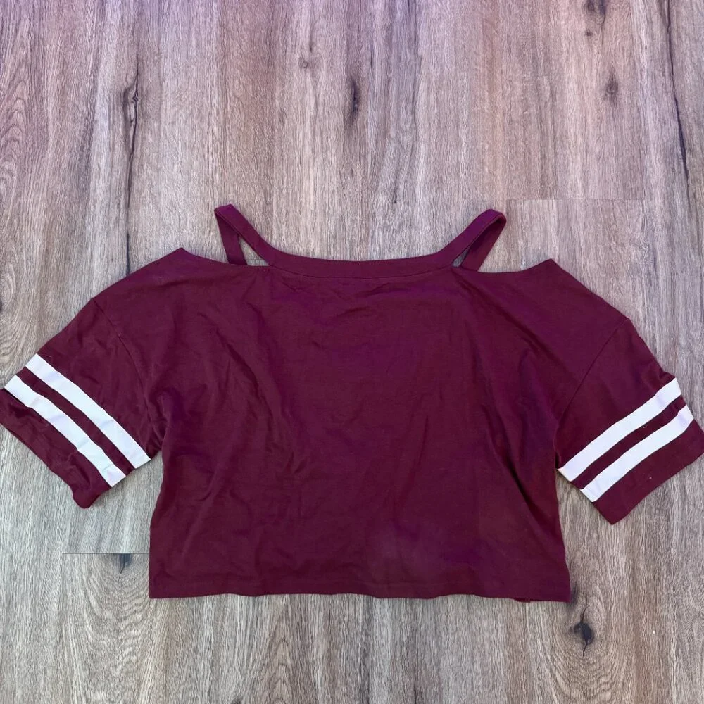 Maroon Jersey Style Crop - Picture 2 of 4